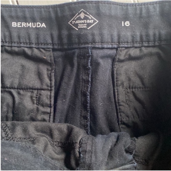 St. John’s Bay Bermuda Shorts Black Size 16 - Picture 6 of 7